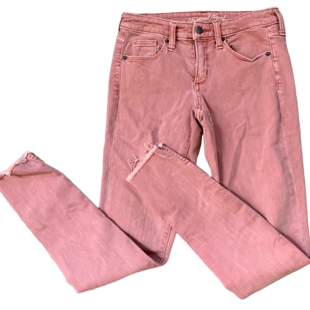 3/10 Salmon skinny jeans
